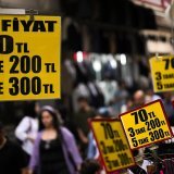 Les chiffres officiels sont régulièrement contestés par les économistes indépendants du Groupe de recherche sur l'inflation (Enag): selon eux, l'inflation atteint 69,21% en Turquie depuis janvier et 122,88% sur les douze mois écoulés. (archives)...